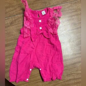 SHEIN Fuchsia Lace Baby Romper